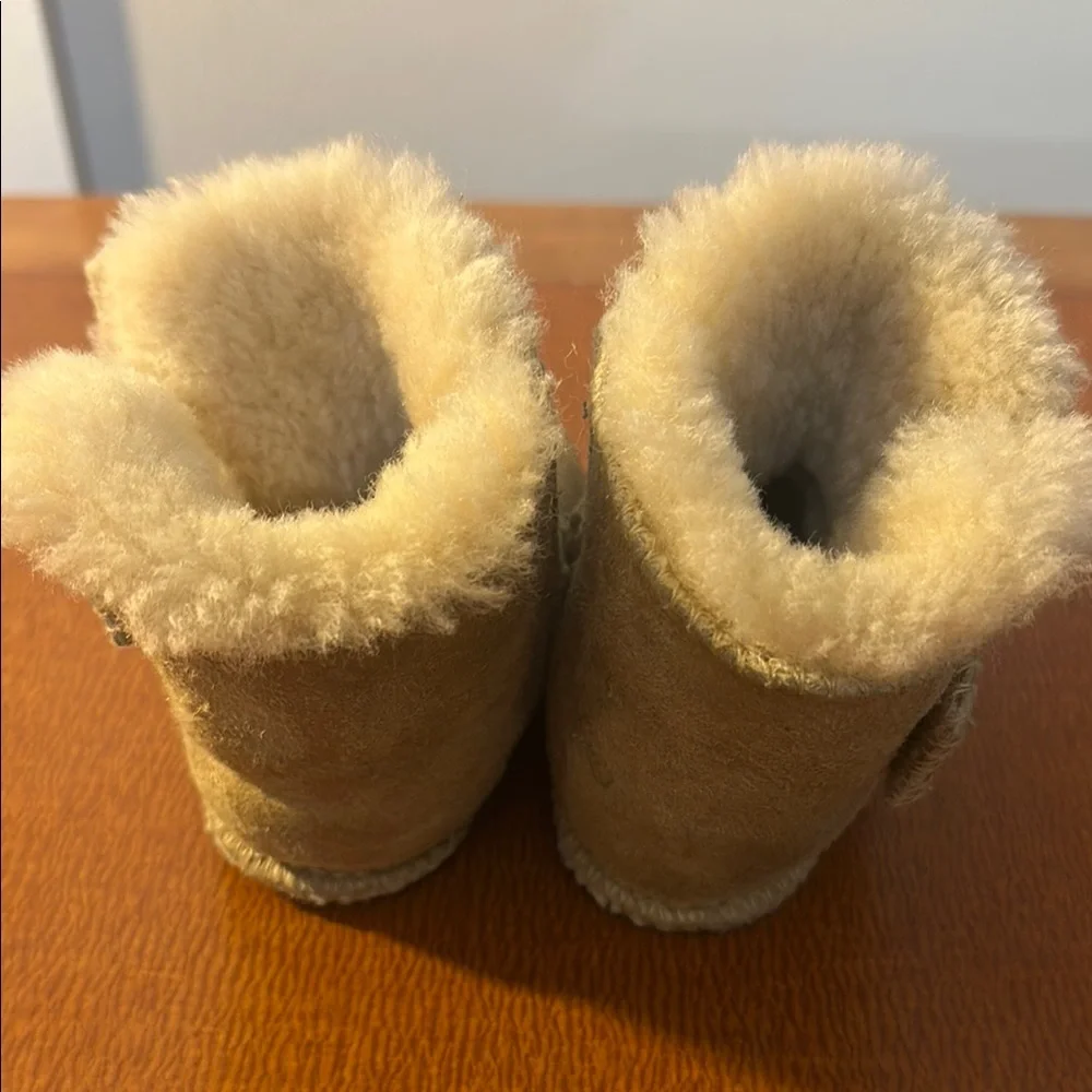 Acorn Cozy Tan Suede‎ Baby Booties